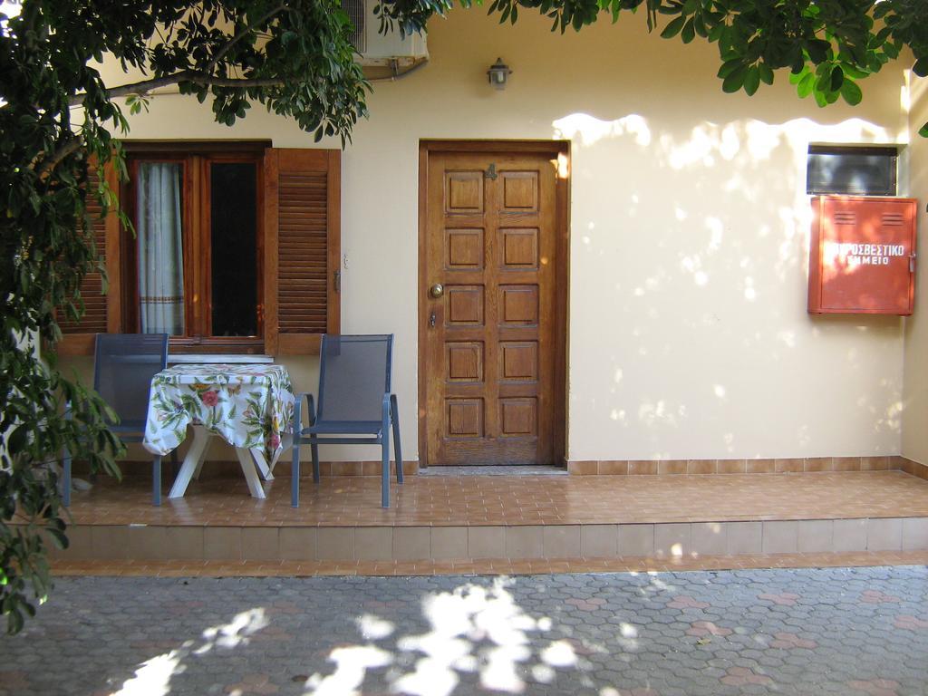 Stelios Rooms Palaiochora Esterno foto
