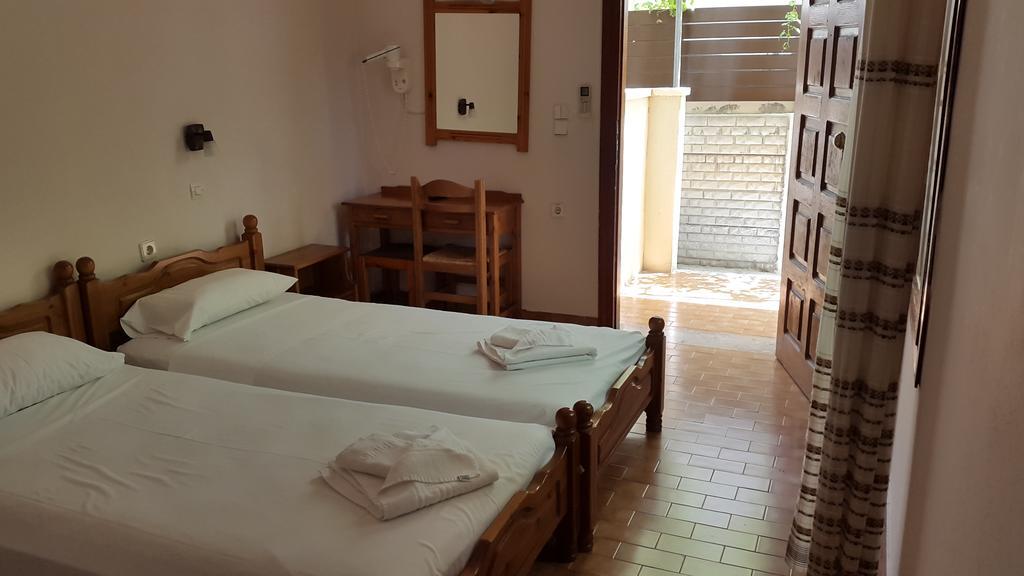 Stelios Rooms Palaiochora Esterno foto