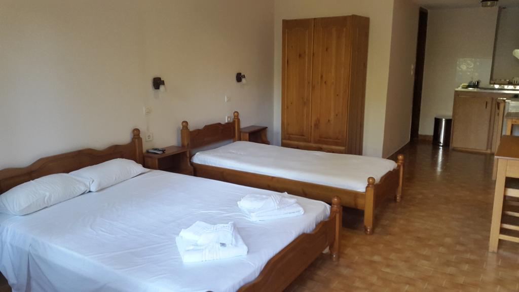 Stelios Rooms Palaiochora Esterno foto