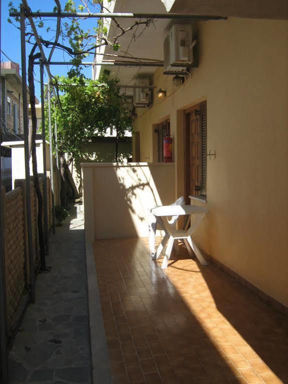 Stelios Rooms Palaiochora Esterno foto